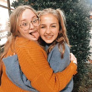 Meet your Posher, Ella